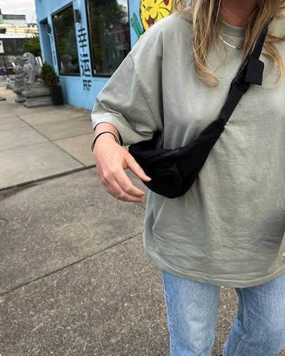 bag for oversized t shirt outfit India
